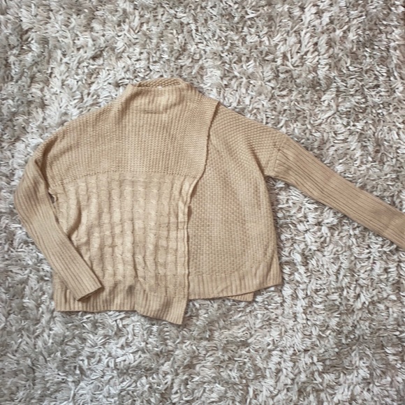 Xhilaration sweater - Picture 1 of 5